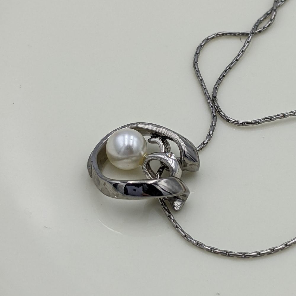 Butler Sterling Silver Faux Pearl Swing Necklace - Picture 2 of 9